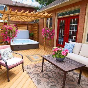 How a hot tub complements outdoor living