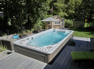 Hdropool swim spa in garden